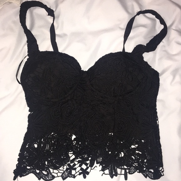 LF Tops - LF Black woven crop top NWT